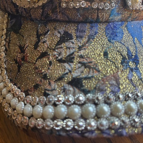 Beautiful, sequenced and bejeweled baseball cap / hat - Picture 3 of 6